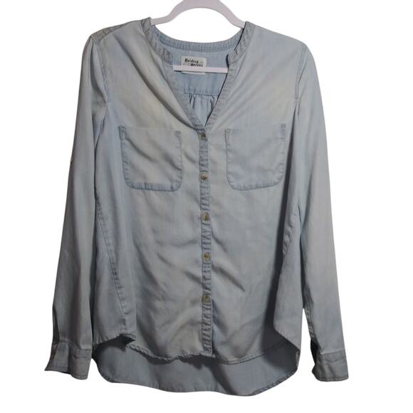 Holding Horses  Western Lightweight Embroidered Chambray Button Down Top Size S - Picture 1 of 8